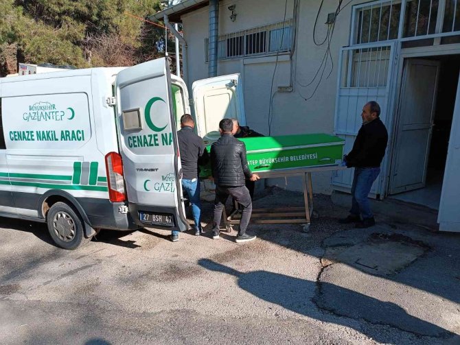 16 Yaşındaki Dilber, Kardeşinden Silahı Almak İsterken Vurulmuş