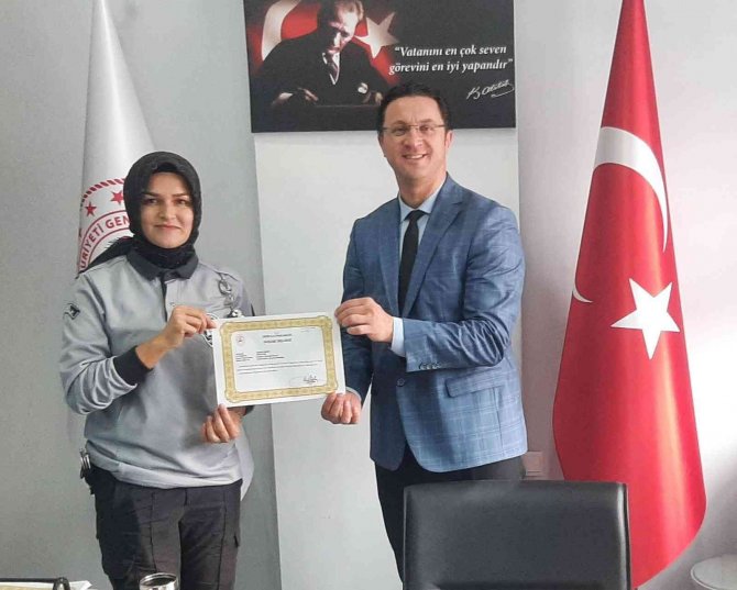 Gediz Gençlik Ve Spor Müdürlüğü Personeline Başarı Belgesi