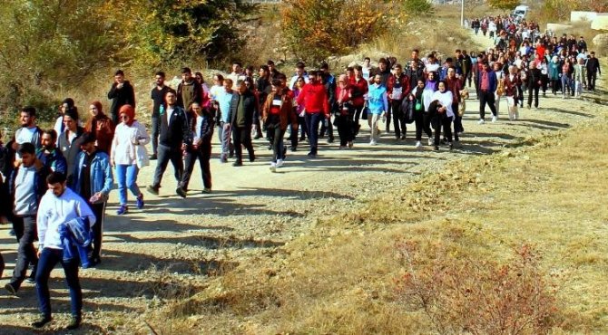 500 Kişi Katıldığı ‘Geleneksel Doğa Yürüyüşü’ Renkli Görüntülere Sahne Oldu