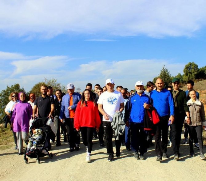 500 Kişi Katıldığı ‘Geleneksel Doğa Yürüyüşü’ Renkli Görüntülere Sahne Oldu