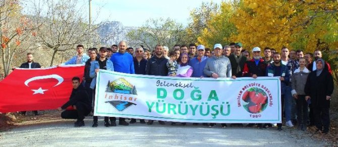 500 Kişi Katıldığı ‘Geleneksel Doğa Yürüyüşü’ Renkli Görüntülere Sahne Oldu