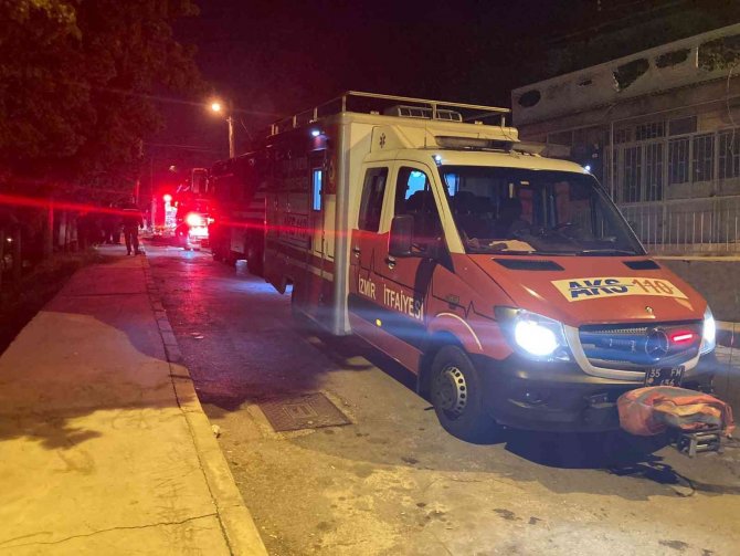 İ̇zmir’de Korkutan Ev Yangını