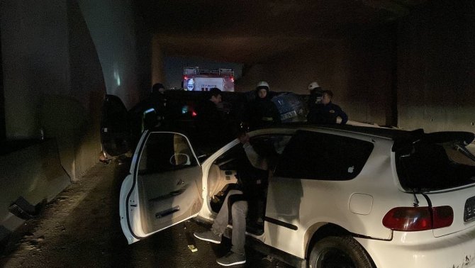 Gebze’de İki Otomobil Çarpıştı: 1 Yaralı
