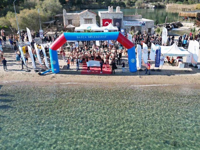 Datça’da Kulaçlar ’Cumhuriyet’ İçin Atıldı