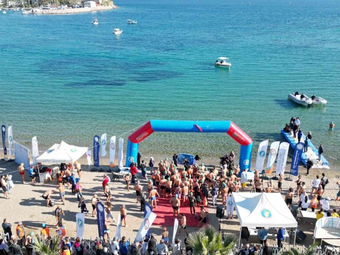 Datça’da Kulaçlar ’Cumhuriyet’ İçin Atıldı