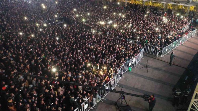 Kolpa Ve Eypio On Binlerce Aydınlıya Unutulmaz Bir Akşam Yaşattı