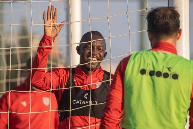 Samsunspor’da 8’i Uzun Süreli 15 Oyuncu Sakatlık Geçirdi