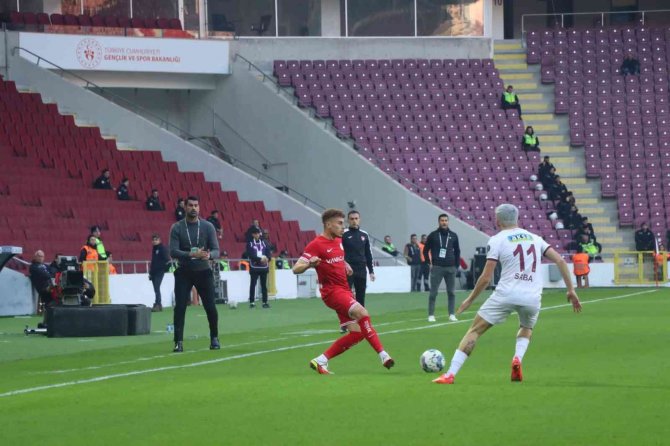 Spor Toto Süper Lig: A. Hatayspor: 0 - Antalyaspor: 0 (İ̇lk Yarı)