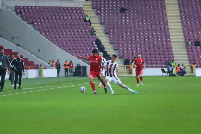 Spor Toto Süper Lig: A. Hatayspor: 0 - Antalyaspor: 0 (İ̇lk Yarı)