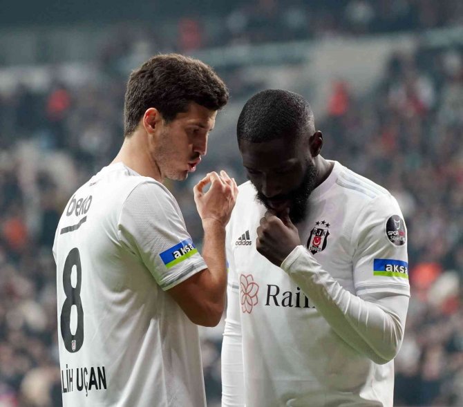 Spor Toto Süper Lig: Beşiktaş: 2 - Kasımpaşa: 1 (Maç Sonucu)