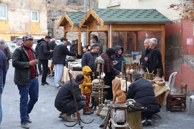 Yeni Yılın İlk Antika Pazarı