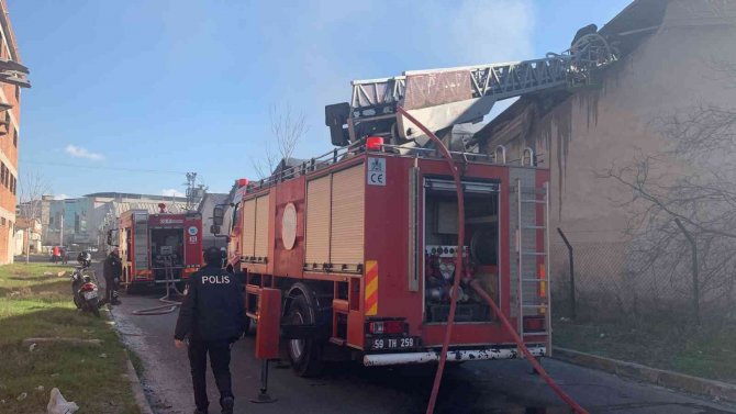 Fabrikada Kazan Patladı, Yangın Çıktı