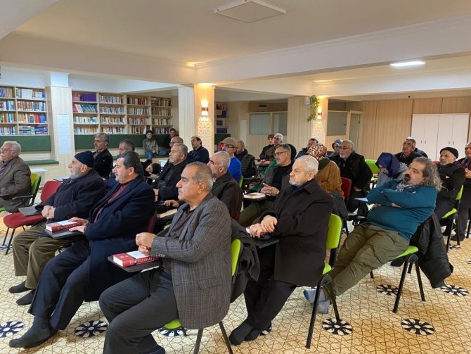 Prof. Dr. Parlak: “İ̇slam Savaşla Değil Barış İle Yayılabilir”