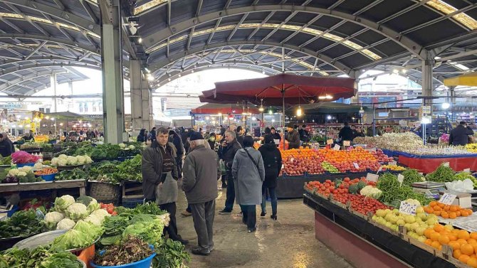 Pazarda Fiyatlar Memnun Etti