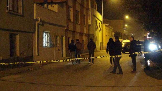 Öğrenciler Evlerinin Bahçesinde El Bombası Buldu, Polis Alarma Geçti