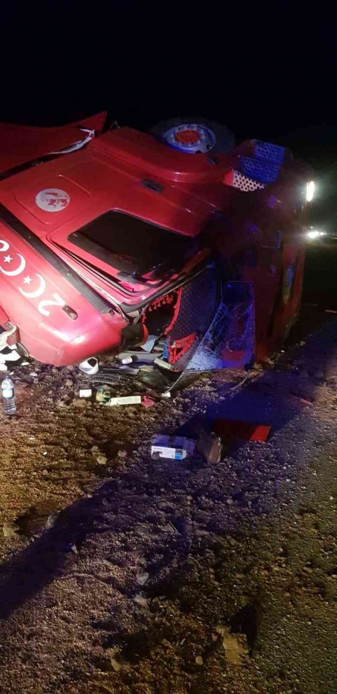 Buğday Yüklü Tırın Devrilme Anı Kamerada