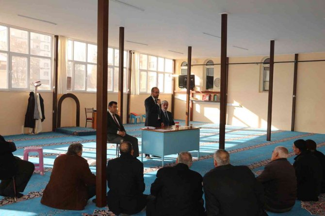 Ağrı’da Umreye Gidecek Vatandaşlara Seminer Düzenlendi