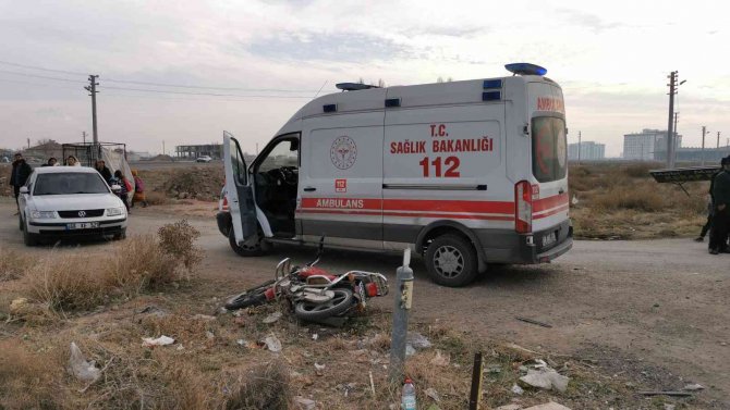 Aksaray’da Otomobil İle Motosiklet Çarpıştı: 2 Yaralı