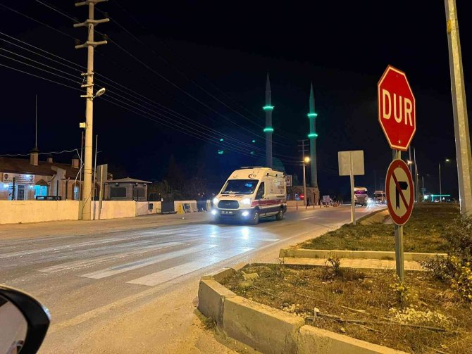 ’Dur’ İ̇htarına Uymayan Alkollü Sürücüsü Polise Çarpıp Kaçtı