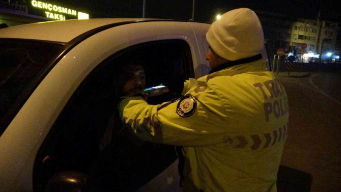 2.96 Promil Alkollü Çıkan Sürücüden Polise: "Bu Kadar Heyecan Yapmaya Gerek Yok"