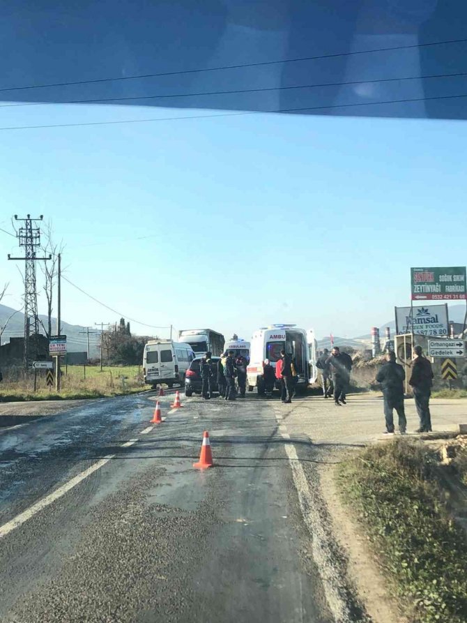 Bursa’da Minibüs Otomobille Çarpıştı: 7 Yaralı