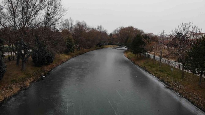 Buz Tutan Porsuk Çayı Havadan Görüntülendi