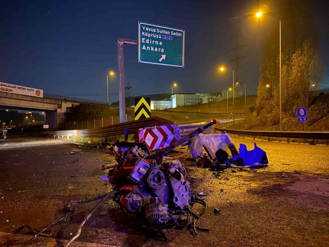 Çekmeköy’de Bariyerlere Çarpan Aracın Motoru Yola Fırladı: 3 Ağır Yaralı