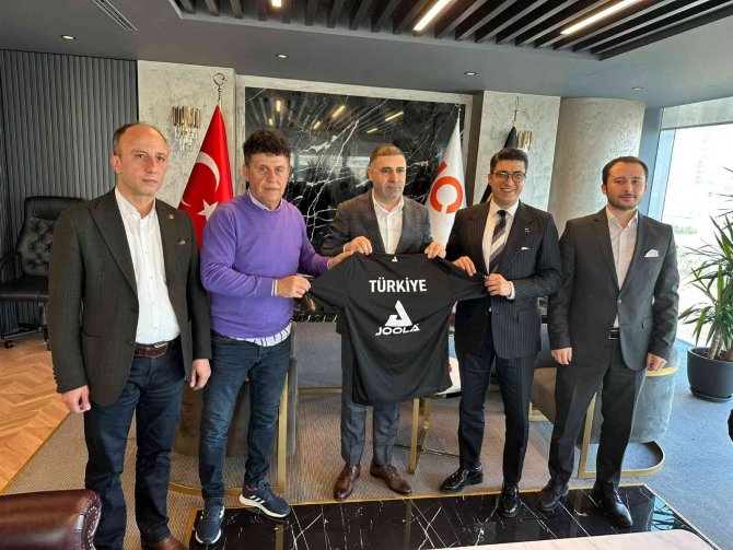 10 Okula Masa Tenisi Desteği