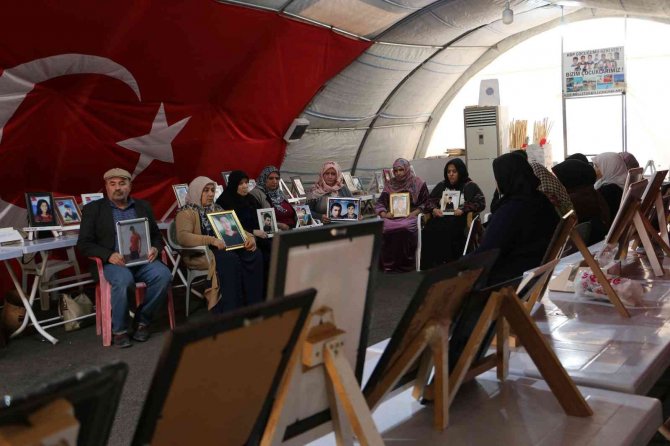 Evlat Nöbetindeki Baba: “Mücadelemizden Hdp Ve Pkk Rahatsızlık Duyuyor”