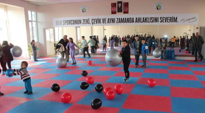 Alaşehir’de Çocuk Ve Gençleri Sevindiren Açılış
