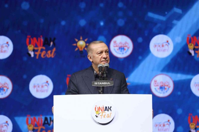 Cumhurbaşkanı Erdoğan: "Gençlerimizle Aramıza Girmeye Çalışanlara İzin Vermeyeceğiz"