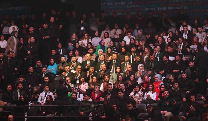 Cumhurbaşkanı Erdoğan: "Gençlerimizle Aramıza Girmeye Çalışanlara İzin Vermeyeceğiz"