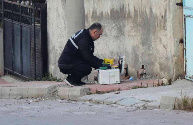 Husumetli İki Aile Arasında Silahlı Sopalı Kavga: 2 Yaralı