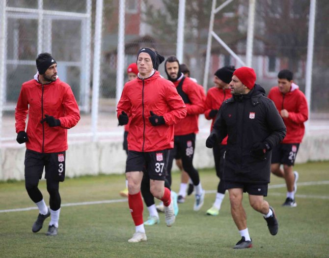 Sivasspor Kayseri Maçına 3 Puan Parolasıyla Hazırlanıyor