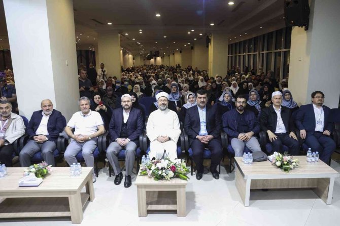 Diyanet İ̇şleri Başkanı Erbaş, Umre Ziyareti İçin Mekke’de Bulunan Vatandaşlarla Buluştu