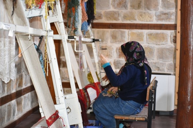 Kahramanmaraş’ın Kültürel Mirası Halılara İşleniyor