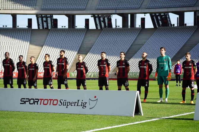 Andrea Pirlo’dan Kadroda 1 Değişiklik