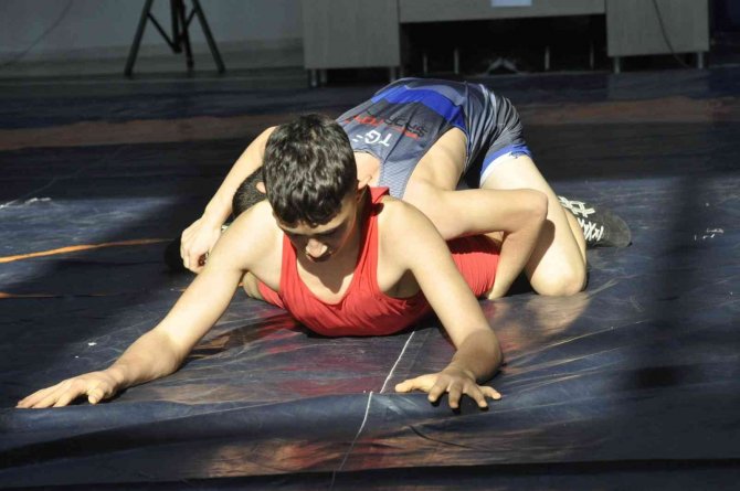 Fethiye’de Serbest Güreş 1. Akdeniz Kupası Nefesleri Kesti