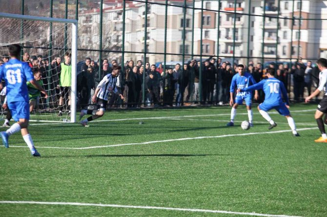 Gökçebeyspor Lideri Kendi Sahasında Devirdi