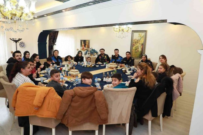 Hakkari Polisinin Yaptığı Etkinlikler Göz Kamaştırıyor