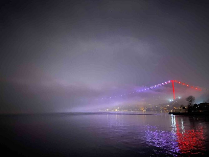 İ̇stanbul Boğazı’nda Yoğun Sis: Gemi Trafiği Çift Yönlü Olarak Askıya Alındı