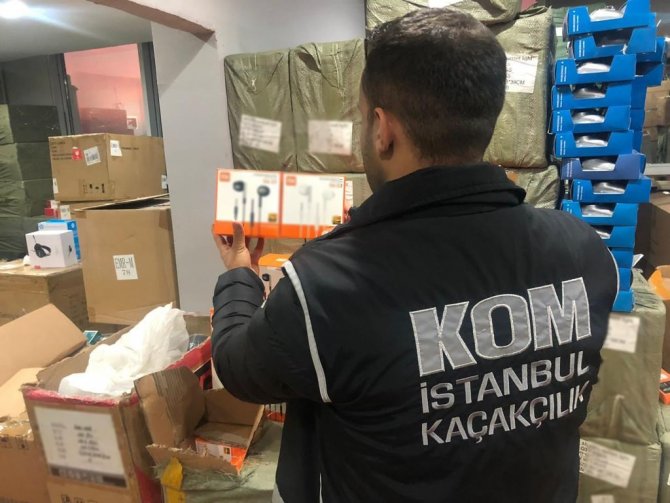 İ̇stanbul’da Kaçakçılık Operasyonu: 10 Milyon Tl’lik Ürün Ele Geçirildi