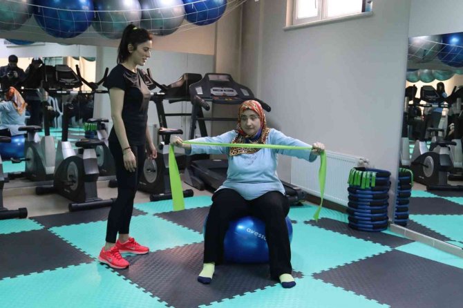 Hem Sosyalleşti Hem De "Yapamazsın" Diyenlere Karşı Zinde Kaldı