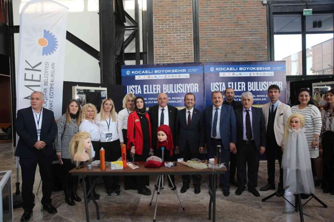 Usta Kuaförler Hünerlerini Fuarda Sergiledi
