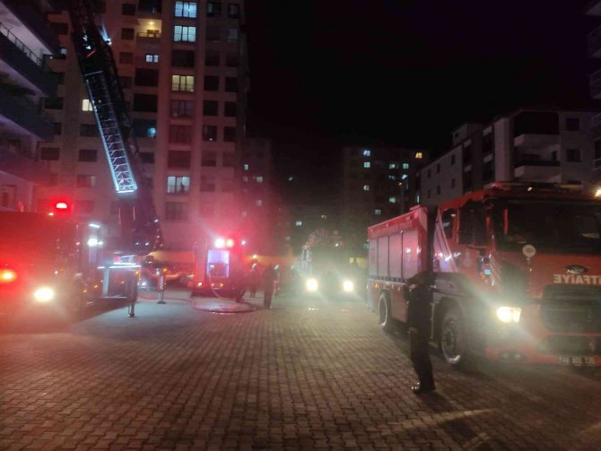 Malatya’da Korkutan Çatı Yangını