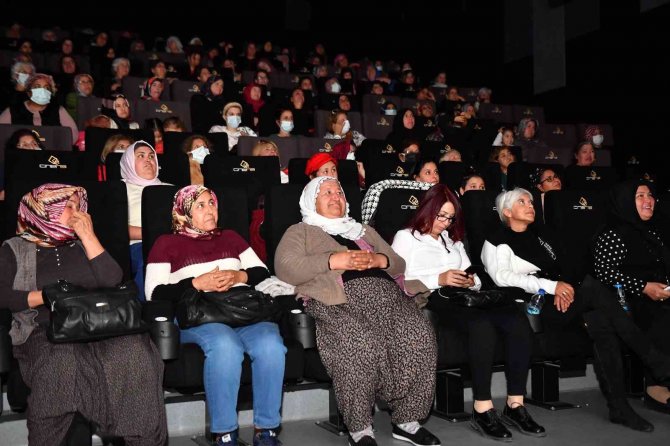 İ̇lk Kez Sinemada Film İzlediler