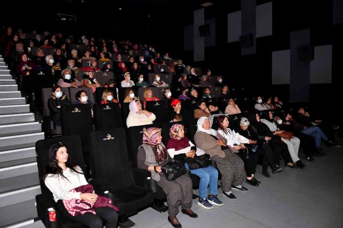 İ̇lk Kez Sinemada Film İzlediler