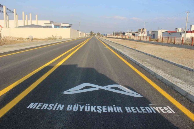 Büyükşehir Yol Çalışmalarını Sürdürüyor