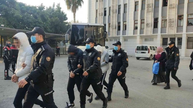 Mersin’de Çeşitli Suçlara Karışan 25 Kişi Adliyeye Sevk Edildi