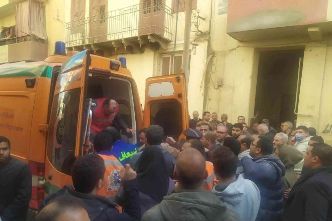 Mısır’da 5 Katlı Bina Çöktü: 4 Ölü
